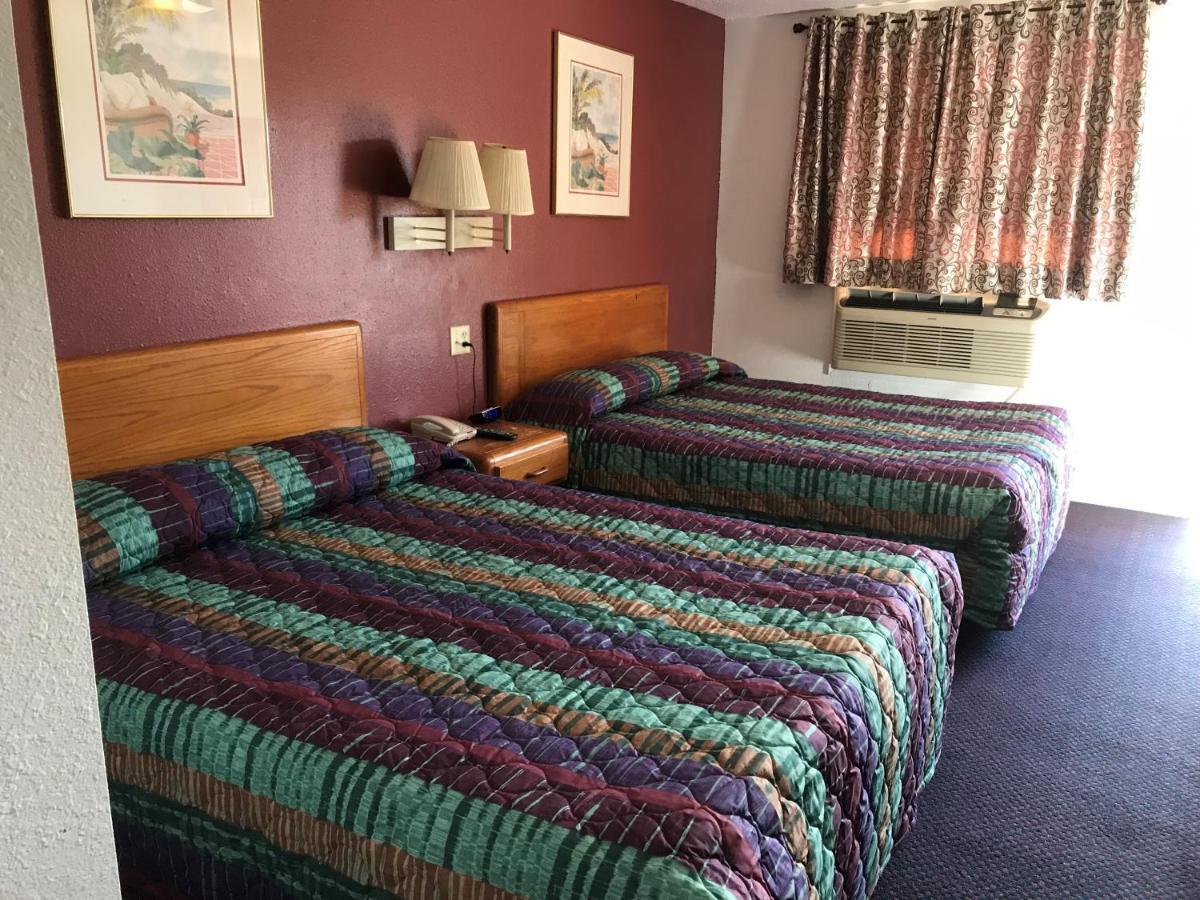 George West Luxury Inn מראה חיצוני תמונה