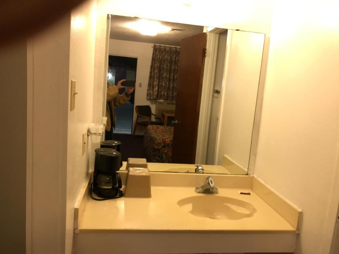 George West Luxury Inn מראה חיצוני תמונה