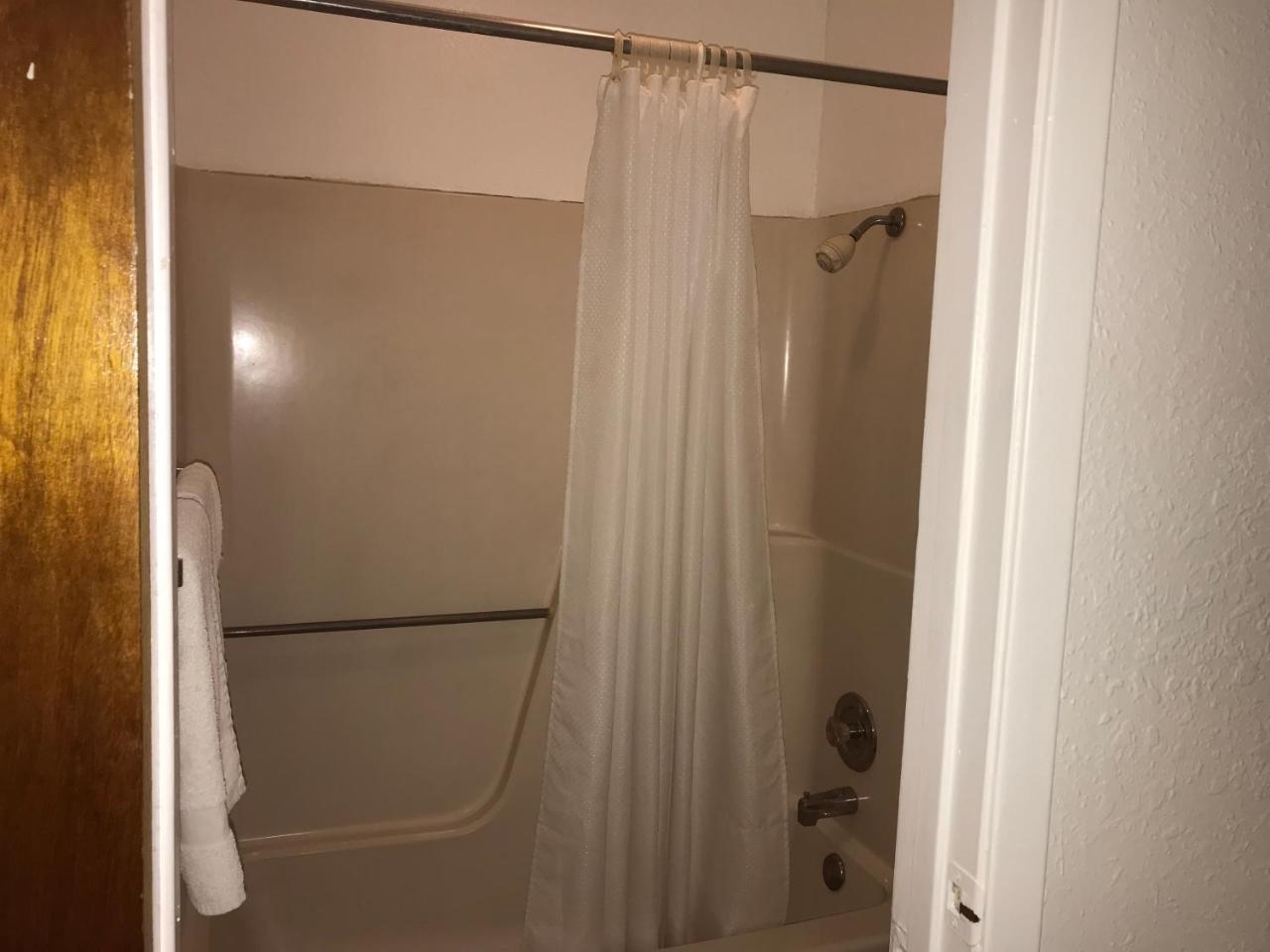 George West Luxury Inn מראה חיצוני תמונה